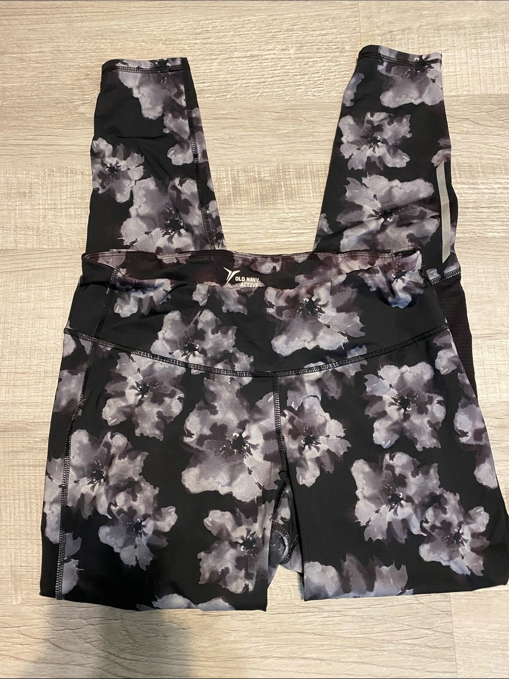 Old Navy Black & Gray Floral High-Rise Bike Shorts